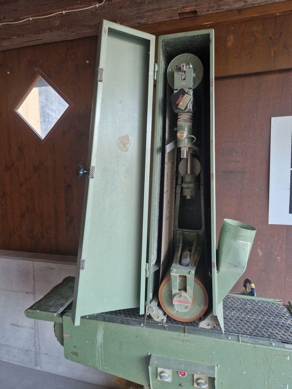 Schleifen & Polieren: Rahmenschleifmaschine / Breitbandschleifmaschine – Gebraucht aus Madiswil von sel_d8qn 2