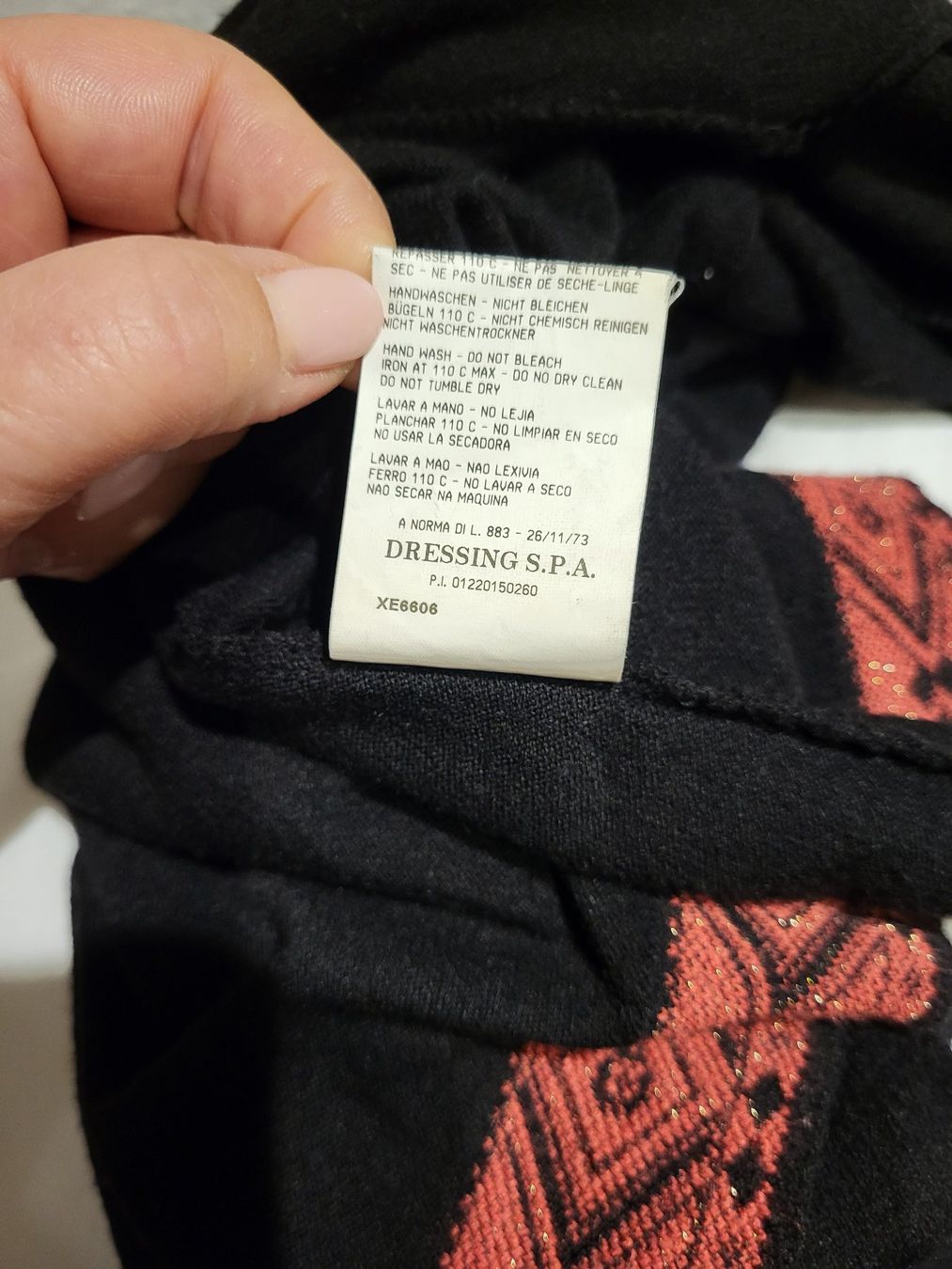 Maglioni & Felpe: Pullover schwarz mit Tiger Brosche Grösse 36 Class R. Cavall – Usato da Zürich venduto da Roberto040 9