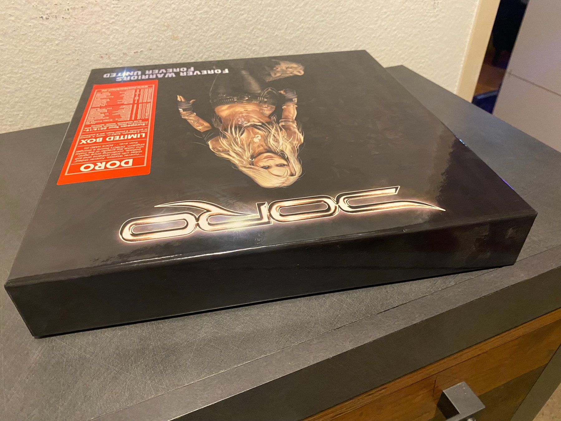 Dischi in vinile: Doro - Forever Warriors Forever United - Box Set L.Edition – Nuovo (secondo la descrizione) da Basel venduto da VinylLover68 7