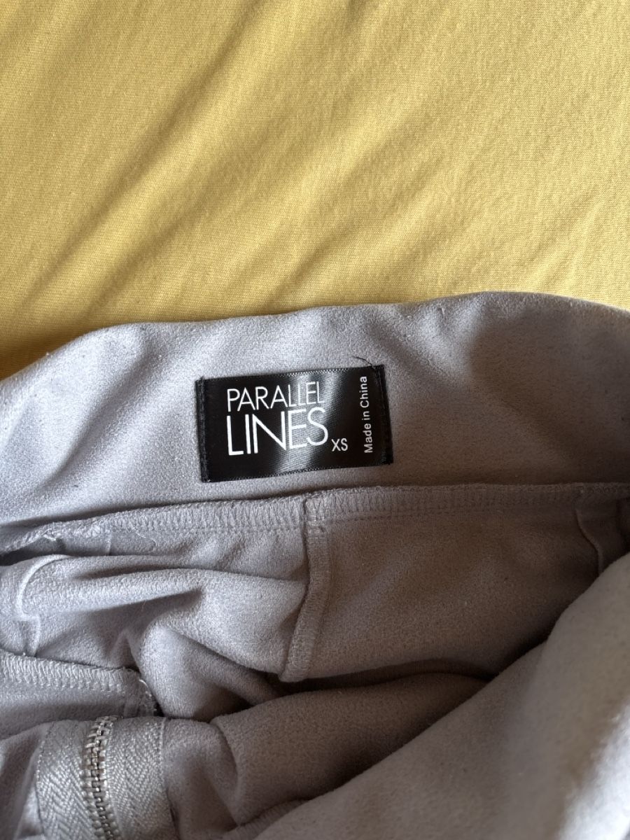 Pantaloni: Pantalon moulant Parallel Lines XS gris – Usato da La Chaux-de-Fonds venduto da lea_77ly 2