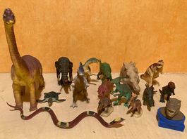 Lot de 16 figurines Dinosaures et animaux préhistoriques