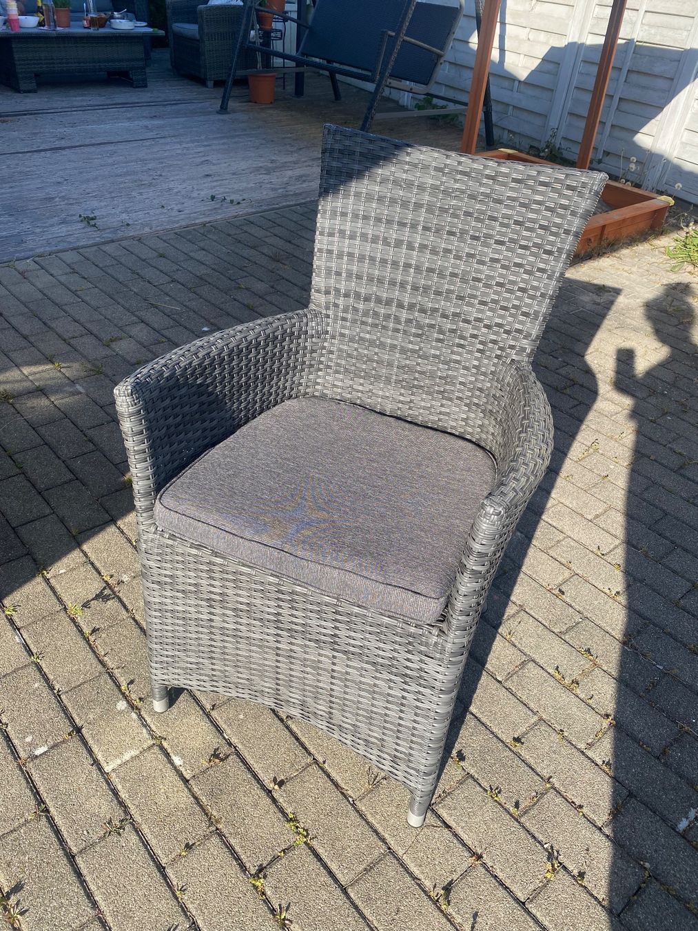 Set di tavolo e panche: Gartentisch mit 8 Stühlen+Kissen – Usato da Jegenstorf venduto da FashionVictim1 1