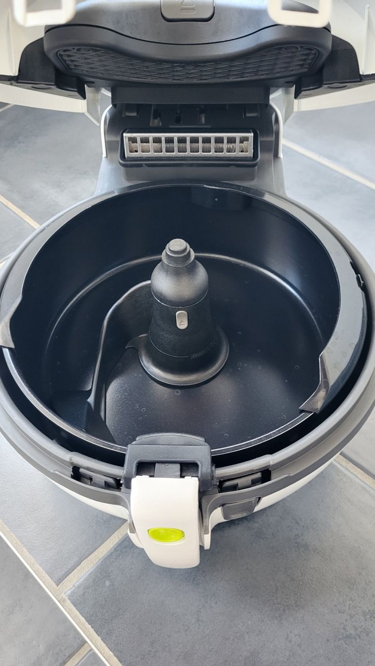 Tefal Elettrodomestici da cucina: Heissluftfritteuse Tefal Actifry Extra weiss gebraucht – Usato da Heiden venduto da bt-4532 2