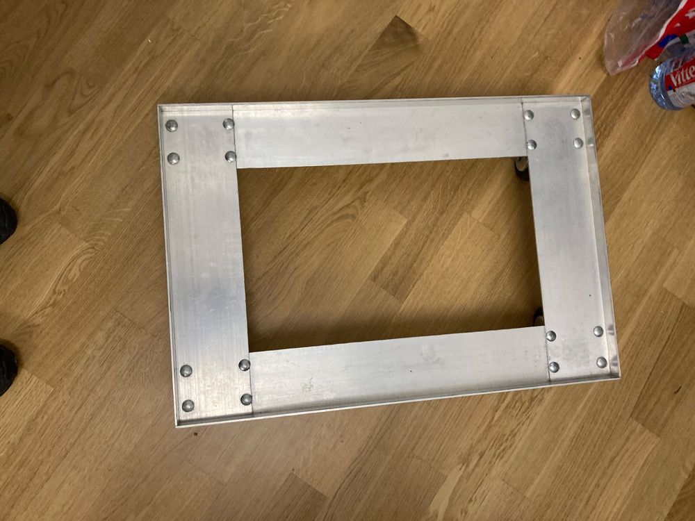 Antikas Blumenroller Aus Gusseisen – Runder Pflanzen-Untersetzer Mit Rollen, Antik-Braun, Ø 29,1 Cm