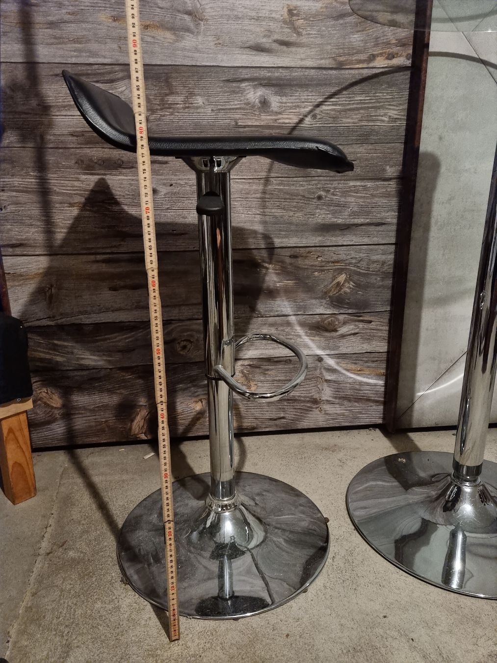 Tische: Glasbartisch mit verstellbarem Stuhl – Gebraucht aus Kesswil von mie_g89p 3