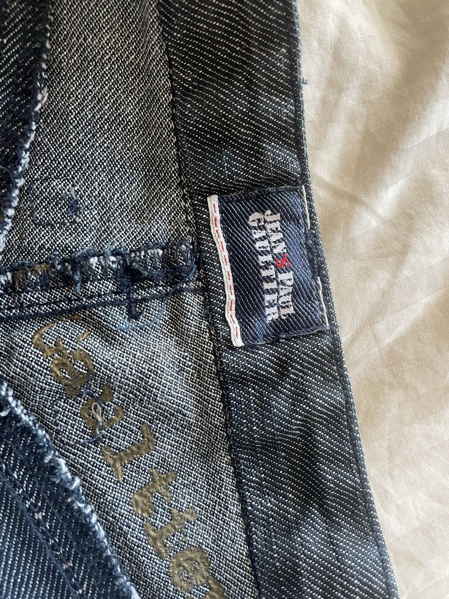 Jean Paul Gaultier Jeans: Jean pantalon Jean Paul Gaultier – Nuovo (secondo la descrizione) da Lausanne venduto da arielle_80 1