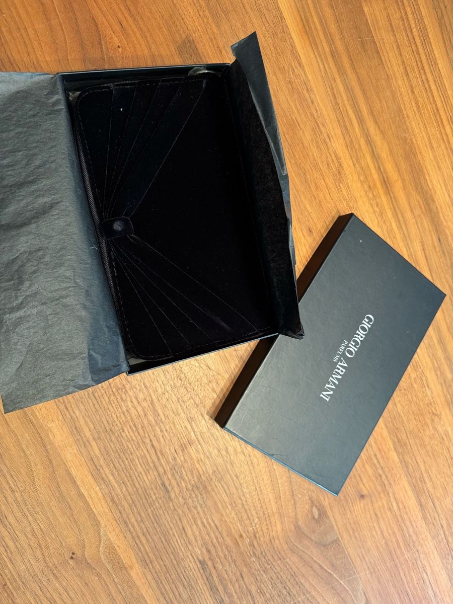 Armani Borse da donna: Marken Elegante Samt Clutch Schwarz Giorgio Armani – Nuovo (secondo la descrizione) da lenzburg venduto da and_6zl8 1