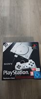 Sony PlayStation Classic Konsole mit Zubehoer neuwertig