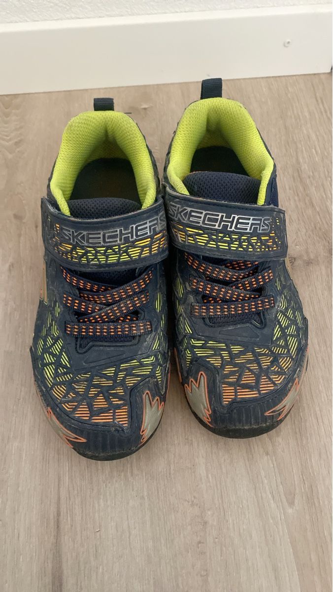 Skechers Scarpe per ragazzi: Skechers bleu jaune taille 31 – Nuovo (secondo la descrizione) da Chamoson venduto da Pince26
