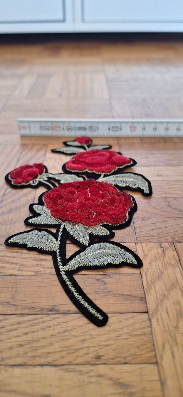 Patches: Rose erhöt Bügel Bild – Gebraucht aus Wetzikon ZH von NaWetzi