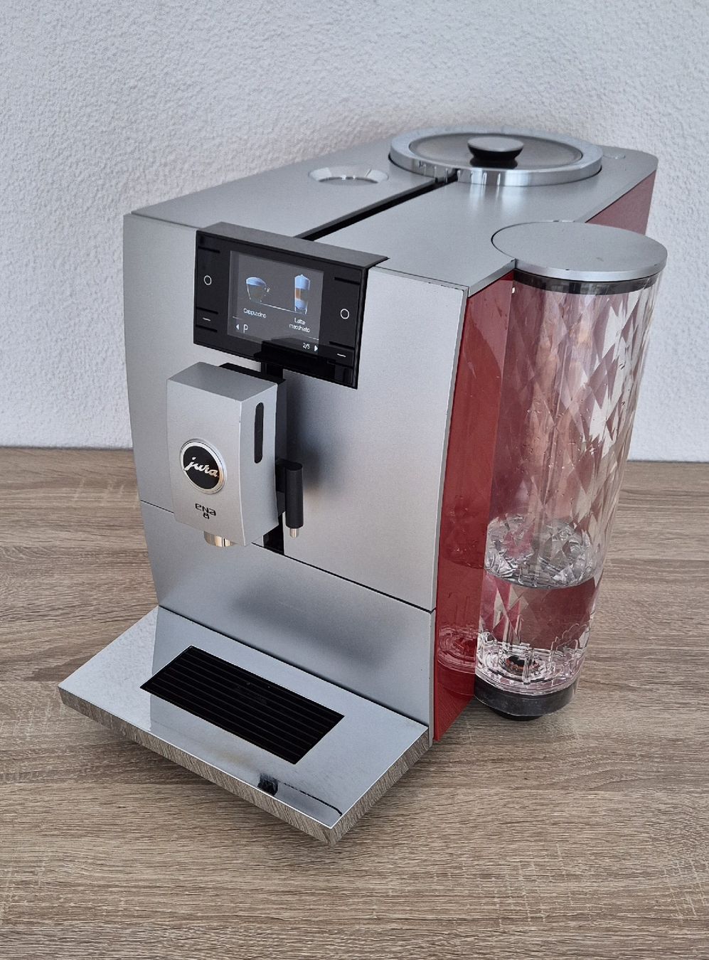 Jura Macchine per caffè & Macchine per espresso: Jura Kaffeevollautomat Ena 8 -Sunset Red – Usato da Sursee venduto da Marcelo.22 1