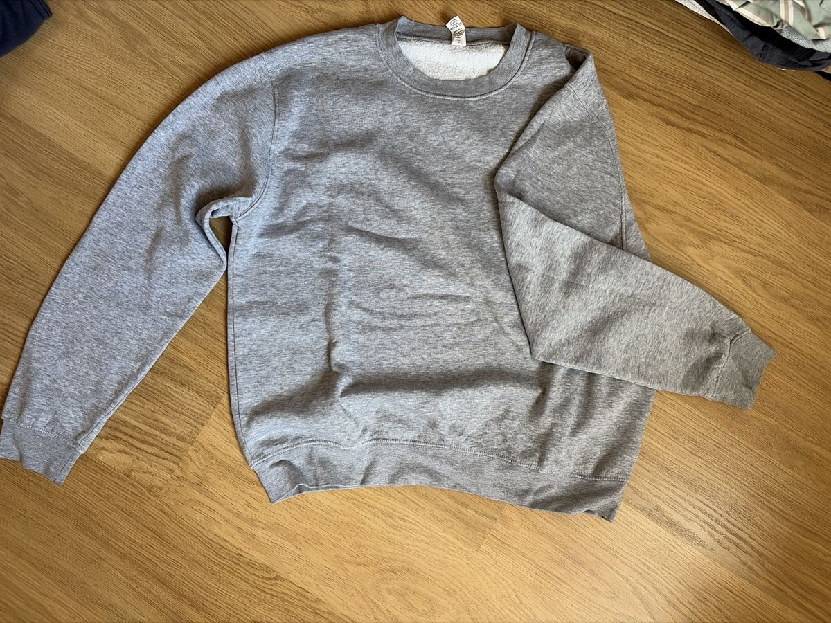 Pulls & Sweat-shirts: Grauer Roly Pullover Grösse L – D'occasion à Mels par SarahMeier1999