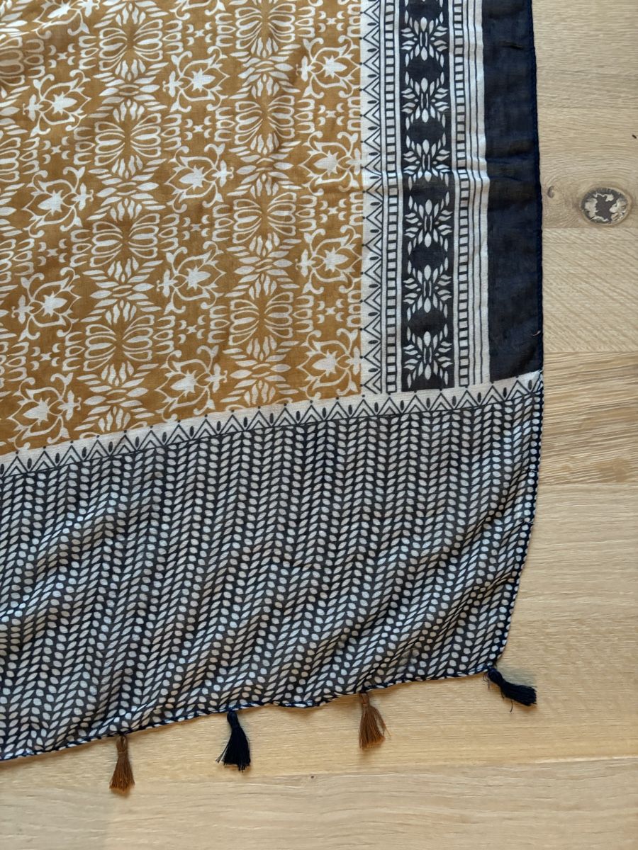 Foulard & Sciarpe: Schal blau/ gelb gemustert – Usato da Gwatt (Thun) venduto da Bioethanol01 1