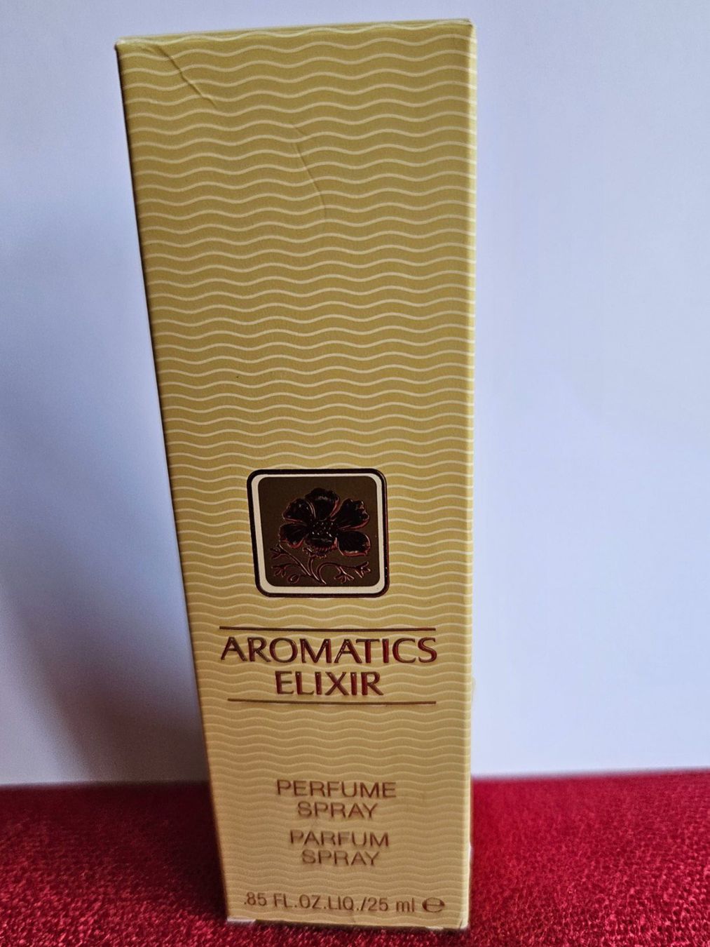 Profumi & Eau de Toilette: Clinique Aromatics Elixir Parfum Spray 25 ml neuf – Nuovo e nell'imballaggio originale da St-Barthélemy VD venduto da steepy33 1