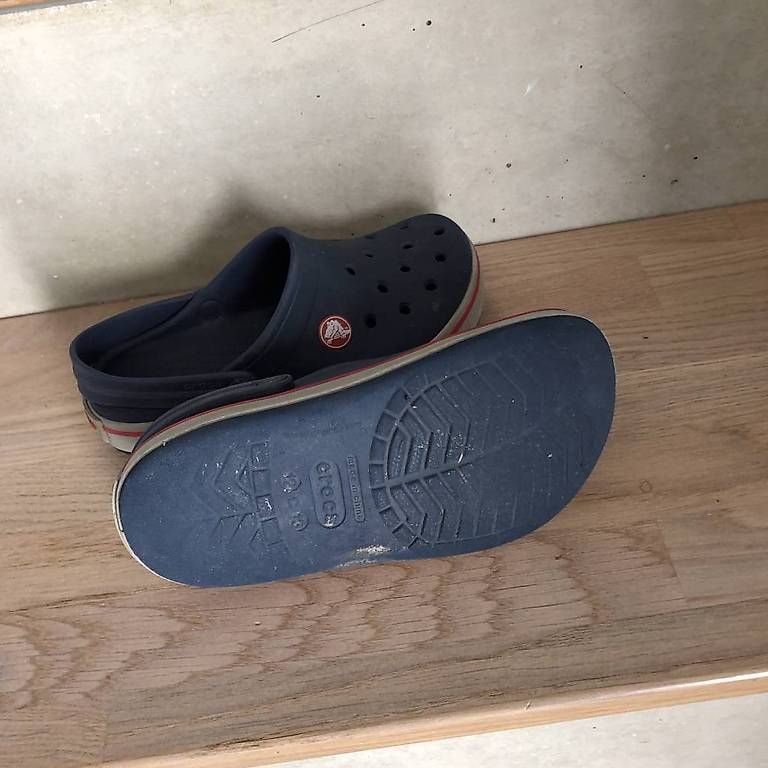 Scarpe per ragazzi: Crocs 30-31 (c13) marine navy – Usato da La Sarraz venduto da lenamoser 4