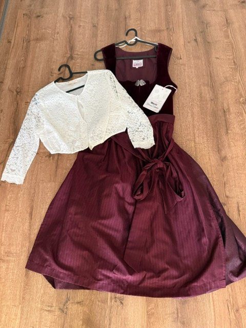 Krüger Vestiti: Dirndl Marjo Samt Bordeaux Gr. 46 mit Krüger Bluse  Gr. 44 – Nuovo (secondo la descrizione) da Waltenschwil venduto da gaby70