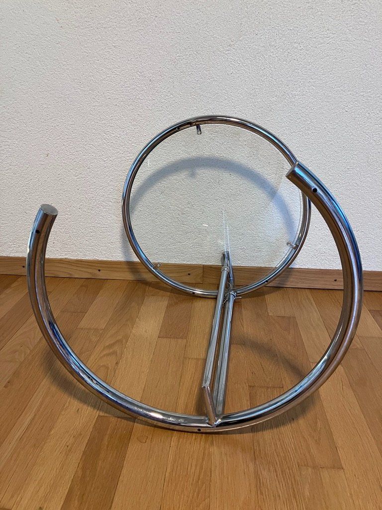 Tavoli: E 1027 Adjustable Table – Eileen Gray -Beistelltisch Replika – Usato da Fislisbach venduto da Promo 7