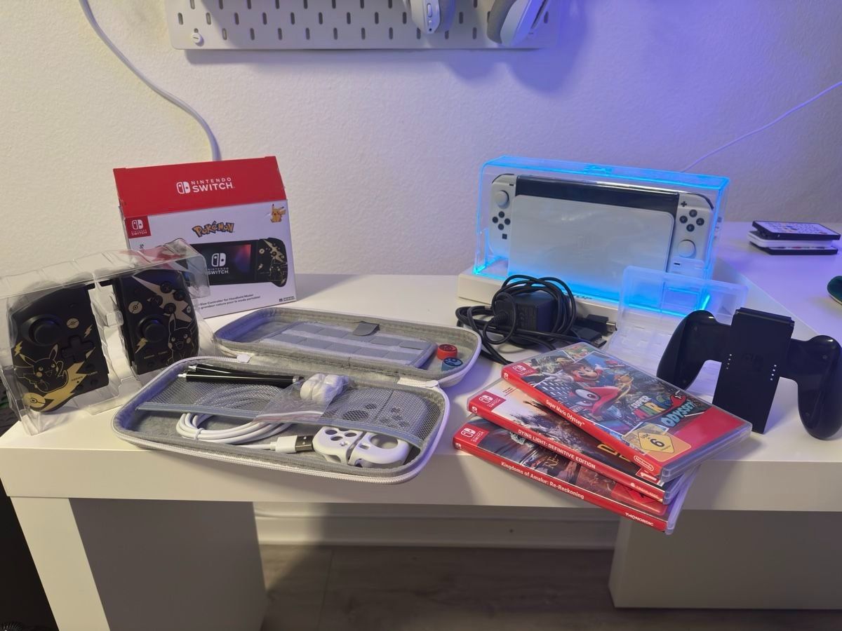 Nintendo Consoles: Nintendo Switch OLED mit Zubehoer – Neuf (Voir description) à Regensdorf par Joao_ 1