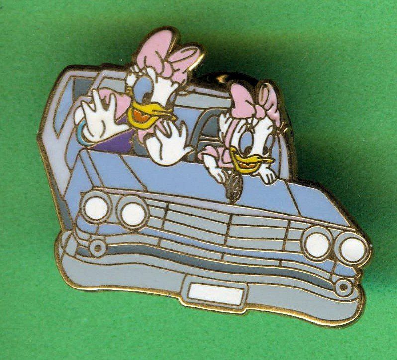 Disney Placchette & Badge: DISNEY  DAISY DUCK & Webby Vanderquack – Usato da Winterthur venduto da Sammleroase