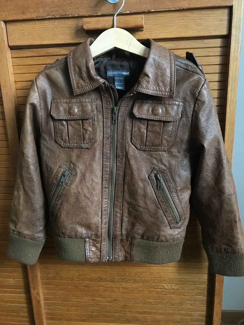 H&M Giacche & Cappotti: Coole Lederjacke Retro-Style Gr. 122 Kinder – Nuovo (secondo la descrizione) da Wädenswil venduto da Aniares2 1