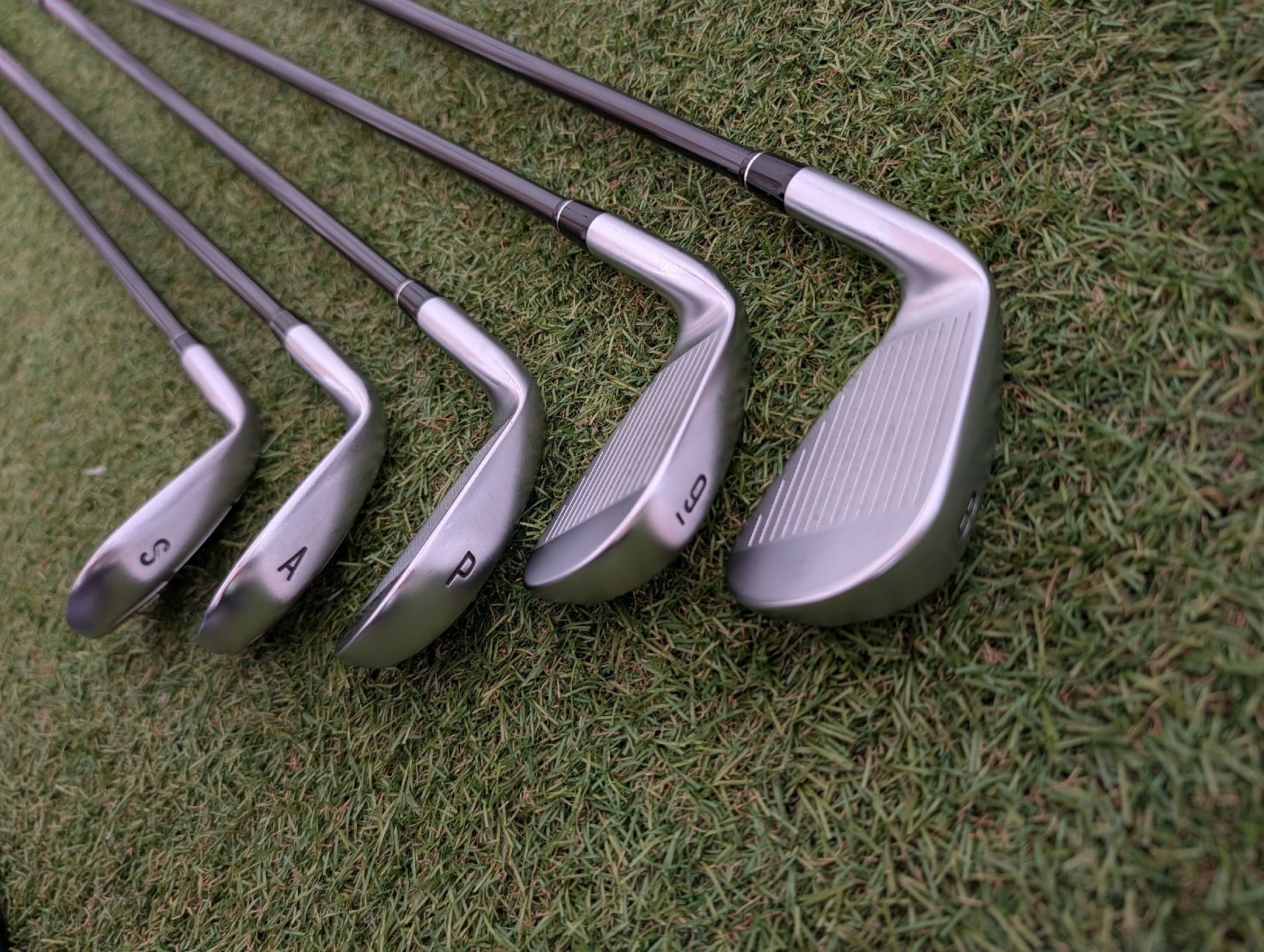 Callaway Mazze & Set: Callaway Apex Eisen 4-SW+AW Graphit Regular, top – Usato da Uerikon venduto da Chreggus_Golfshop 5