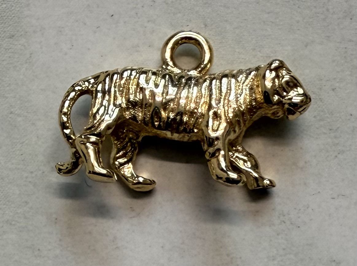 Anhänger: Goldener Tiger Anhänger, Glücksbringer – Gebraucht aus Volketswil von cinicini 1