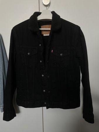 Levis Sherpa Trucker