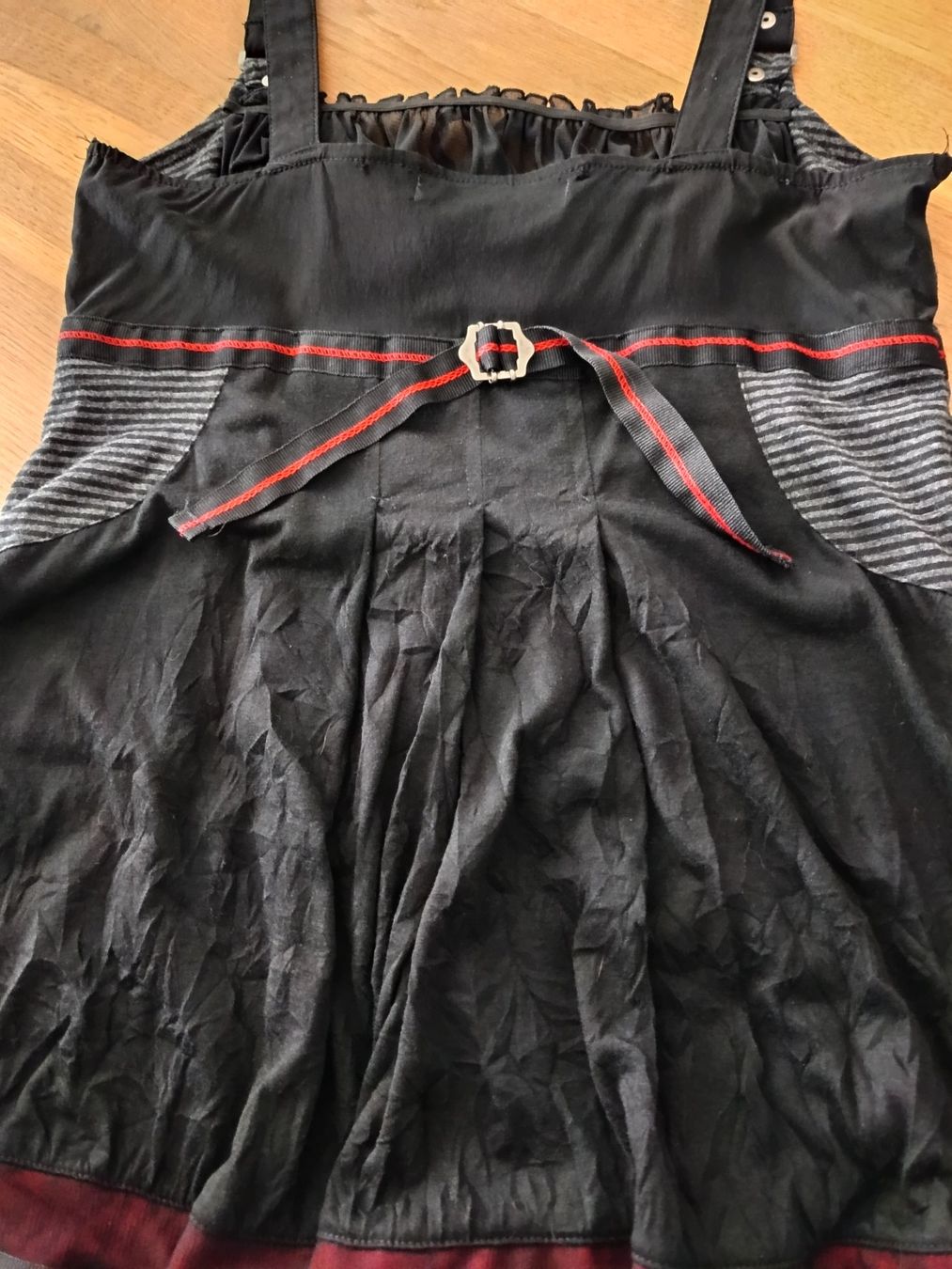 Vestiti: Kleid – Usato da Embrach venduto da Baronessa76 5