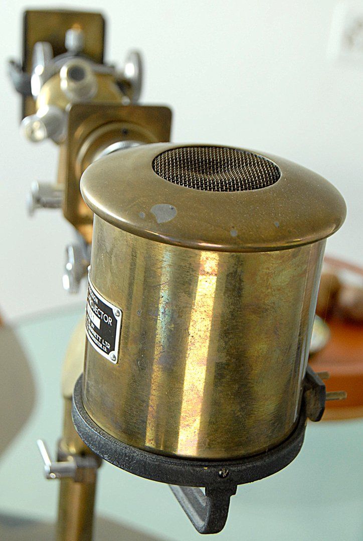 Microscopi: Flatters & Garnett Precision Micro-Projector – Usato da Zürich venduto da AuctionAlan 5