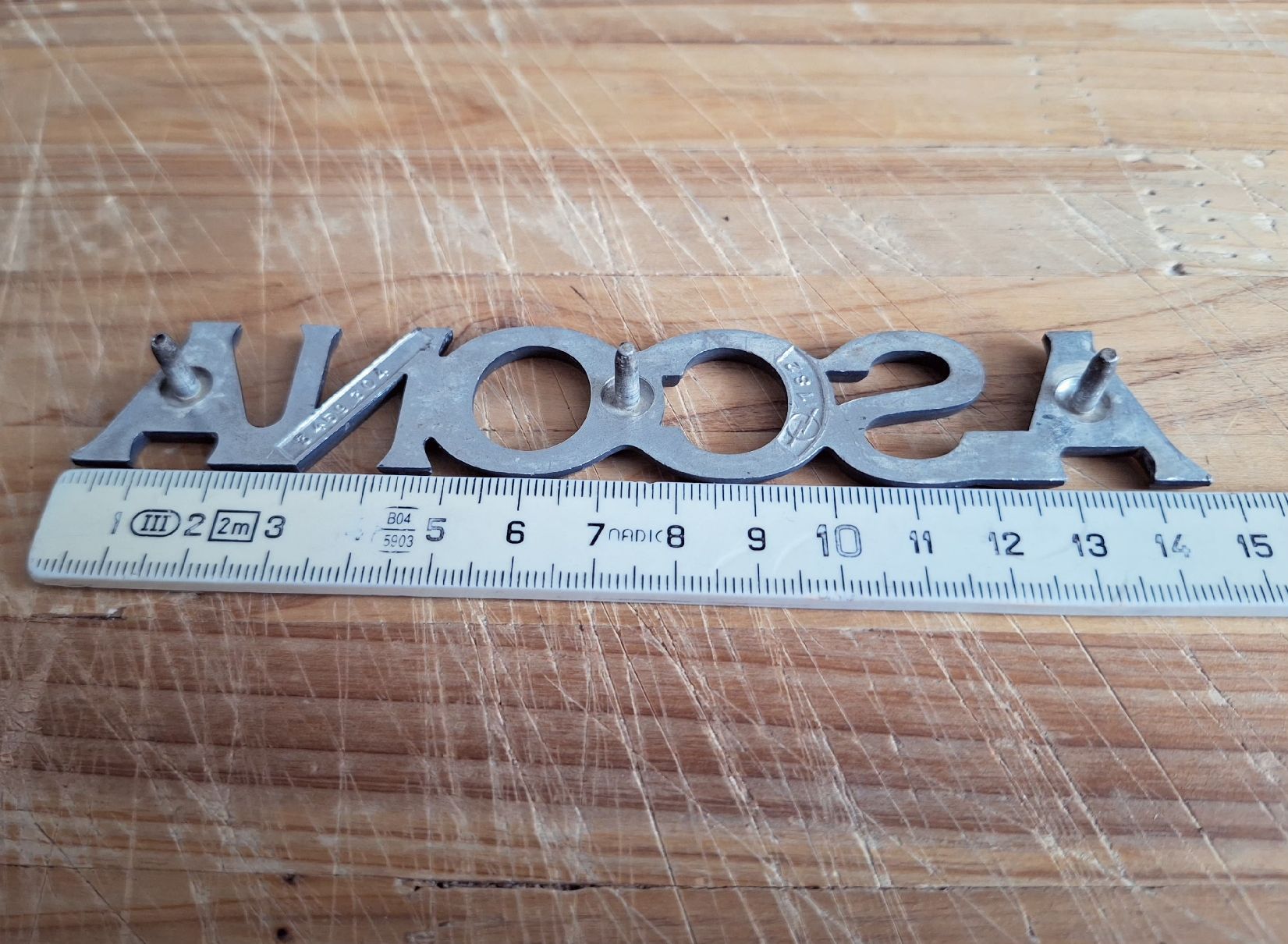 Opel Tutti pezzi di ricambio auto: Opel Ascona Emblem – Usato da Triesen venduto da BLACKSHEEP75 2