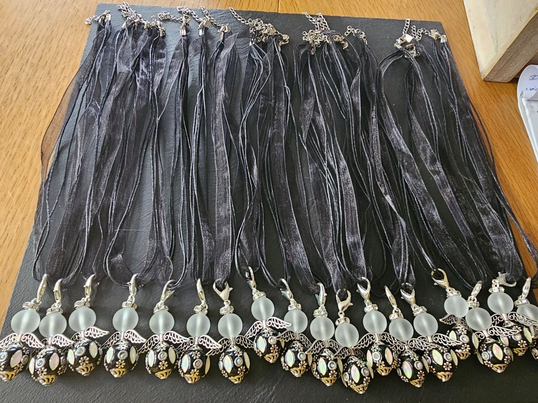 Ketten: Engel Indigo mit Organza Halskette – Neu (gemäss Beschreibung) aus Aarberg von Fischkeller