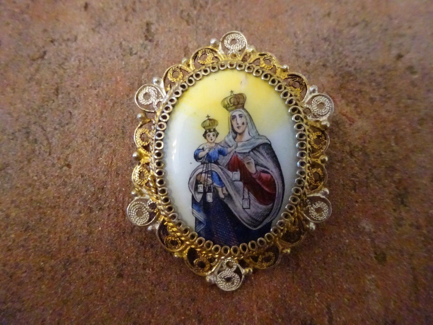 Broschen & Nadeln: Anhänger Brosche / Madonna mit Kind / 800S – Gebraucht aus Esslingen von FetteSchnecke 4