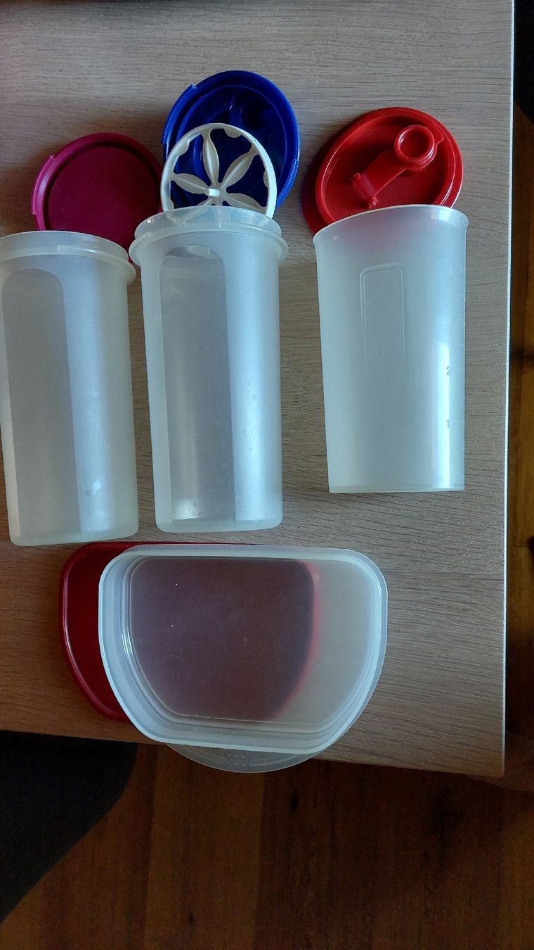 Tupperware Contenitori & Simili: 4 Tupperware Behälter mit Deckel gebraucht – Usato da Thörigen venduto da Mairitterling 1