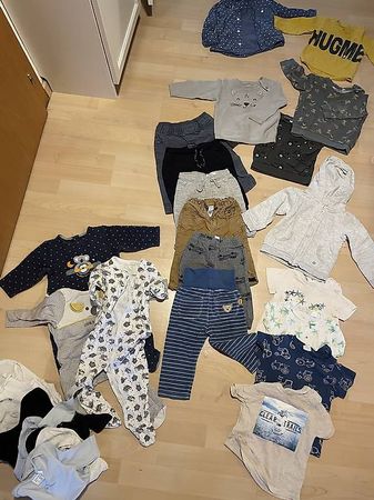 Grosses Kleider Jungs Grösse 74