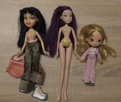 Bratz and Winx dolls lot