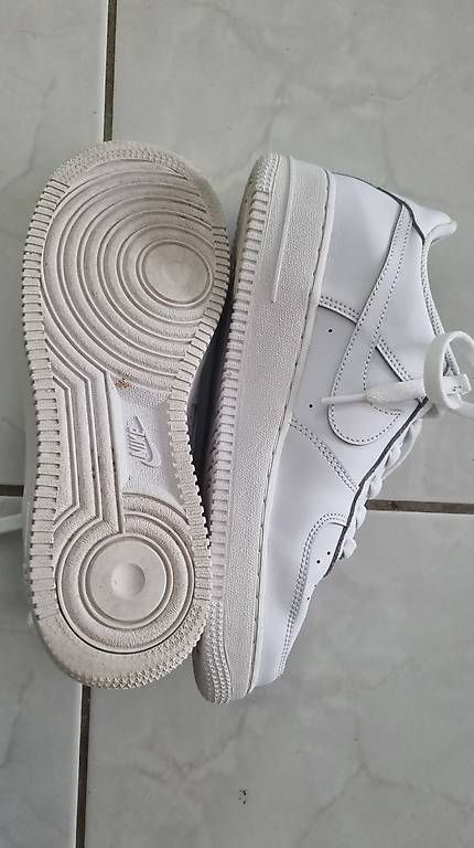 Scarpe da uomo: Weisse Nike Air Force 1 Sneakers – Usato da Winterthur venduto da cecii.mo 1