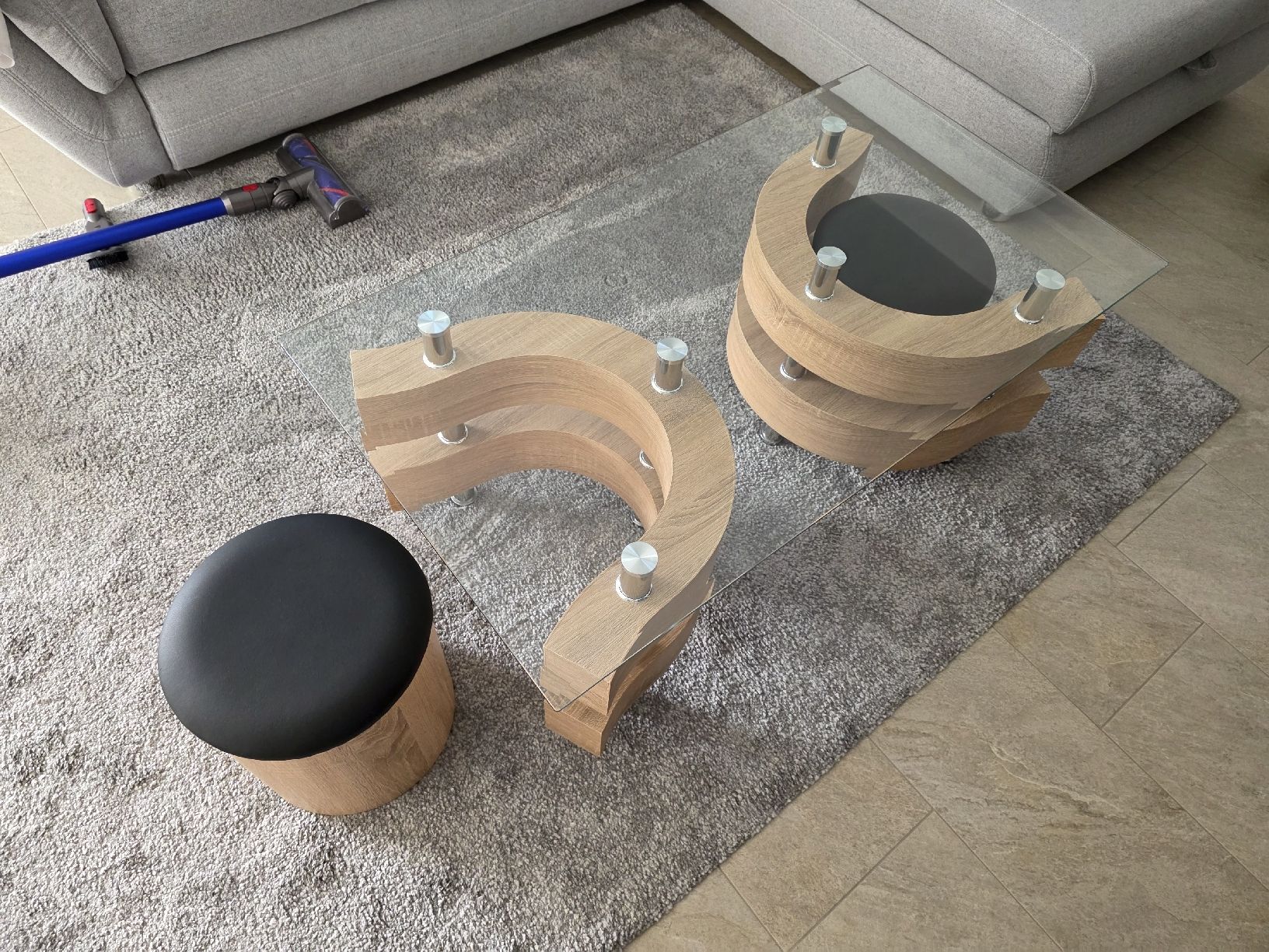 Tavoli: Couchtisch Glas mit 2 Hockern – Usato da Kaltbrunn venduto da a_s_28jn 5