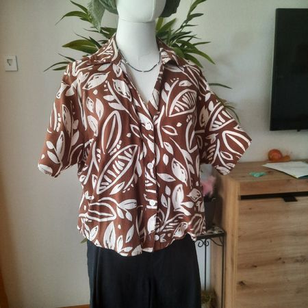 Bluse Damen kurzarm braun weiss gemustert Grösse L