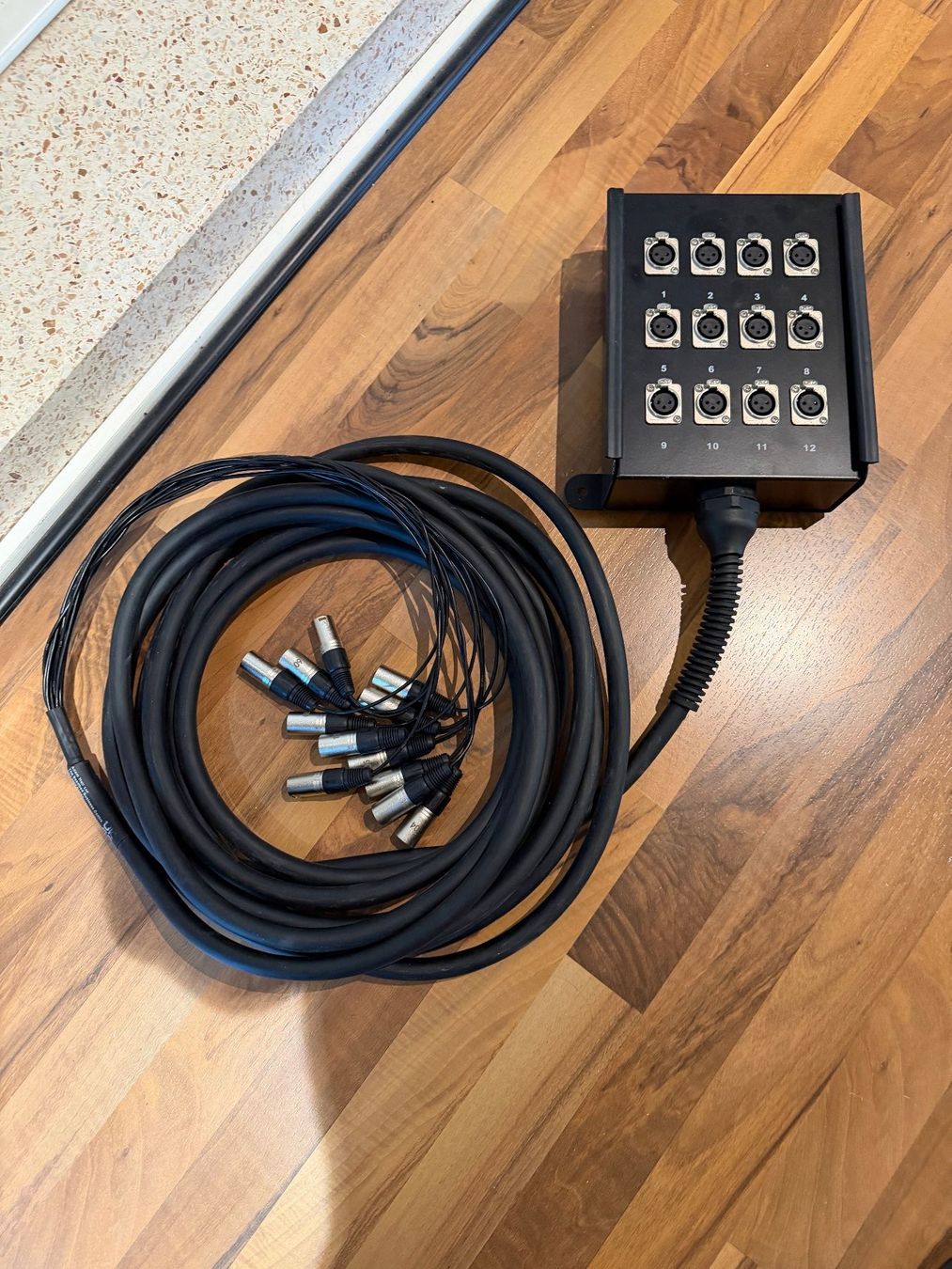 Kabel: Adam hall K12 C 10M  Multicorps scène – Gebraucht aus Belmont sur Yverdon von stemya