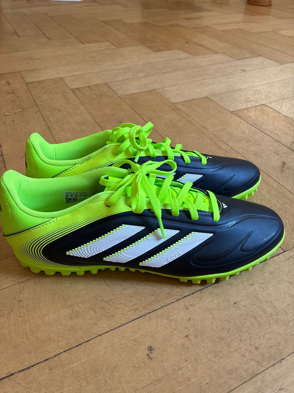 Adidas Herrenschuhe: adidas Tausendfüssler 43 1/3 – Gebraucht aus Basel von bec_vn6j 1