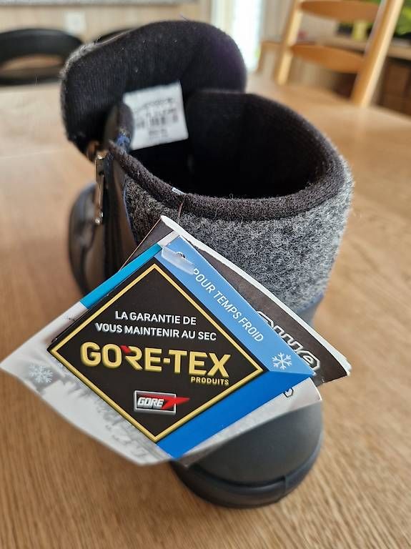 Scarpe da uomo: Chaussures neige LOWA taille 45  – Usato da Les Bioux venduto da Alain_rochat 3