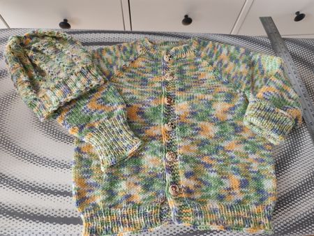 Neue Babyjacke mit Mütze ca. 1,5 - 3 Jahre 