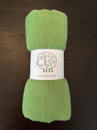 Grüner Schal - 100% feine Wolle - NEU & verpackt!