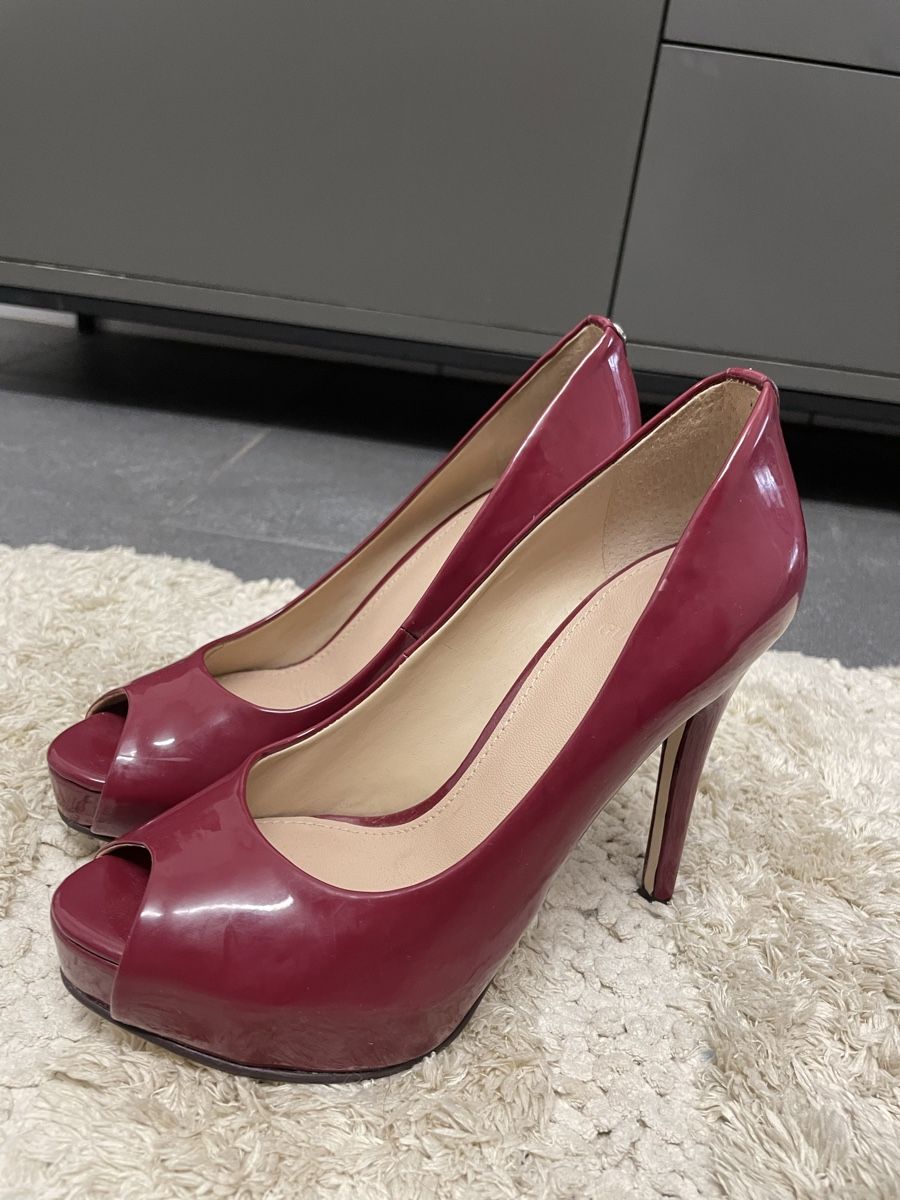 Scarpe da donna: Guess Pumps 👠 – Usato da Zürich venduto da Ekaterinek