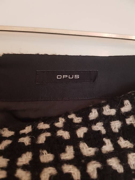 Jupes: Toller Damen Jupe Opus – D'occasion à Starrkirch-Wil par ursus0512 1