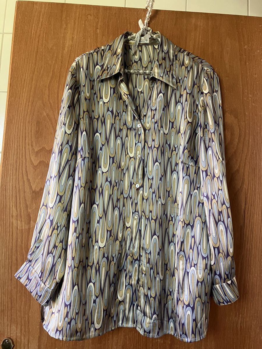 Blusen: 100% Seidenbluse Gr 48 – Gebraucht aus Bassersdorf von groovygremlin