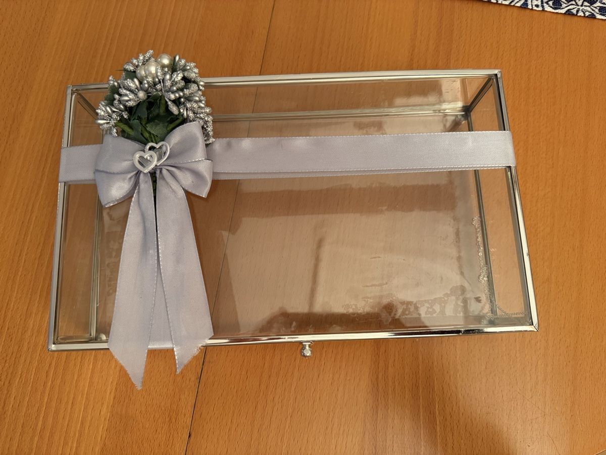 Tutte le decorazioni: Dekorative Glasbox mit Schleife – Usato da Zug venduto da AyseU