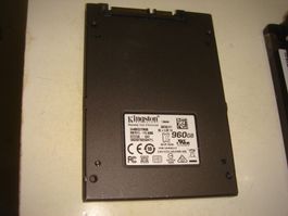 960gb ssd. Kingston. Wenig stunden. Details siehe Bildern.