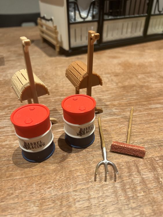 Schleich Giocattoli: stallzubehörset von schleich – Usato da Beinwil am See venduto da -Sparky-