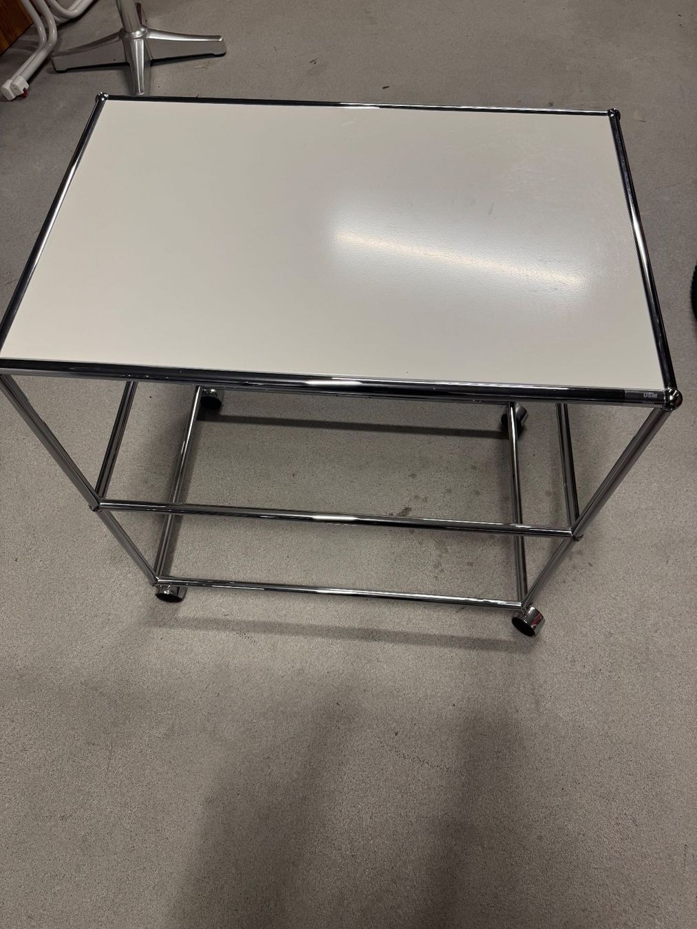 USM Eléments de bureau: USM Haller Rollcontainer – D'occasion à Luterbach par Silvan1898 1